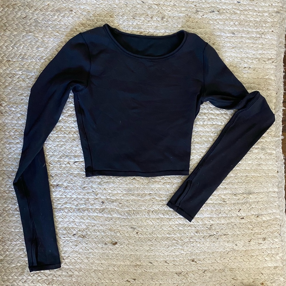 LULULEMON BLACK CROPPED TOP